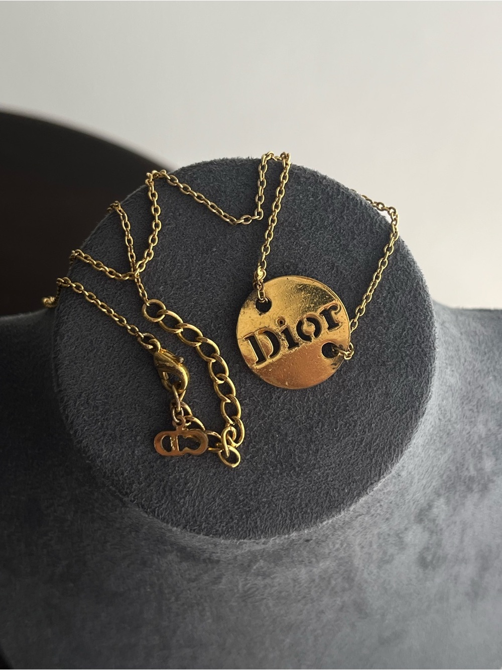 Authentic Vintage Dior Classic Logo Round Medallion Gold Thin Chain Necklace - Picture 3 of 7